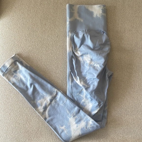 Stylish Blue Tie-Dye Women's Leggings - Picture 3 of 4